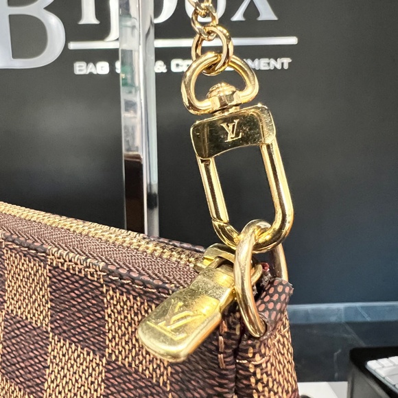 Louis Vuitton Mini Pochette Accessories - Picture 5 of 9